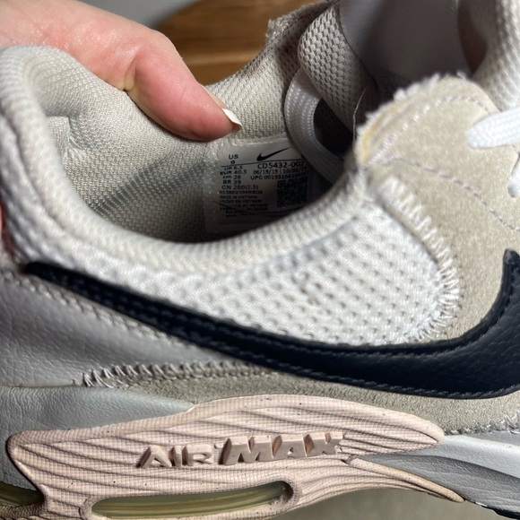 Nike Air MAX White and Black Sneakers with Air Cushion - light pink - Picture 8 of 8